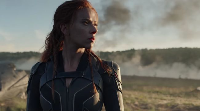 Suami Scarlett Johansson, Colin Jost tak mau membantu sang istri berlatih akting karena takut mendapatkan spoiler film Black Widow.