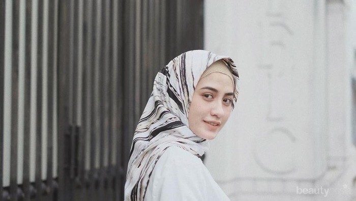 Padu Padan Hijab Warna Putih yang Tepat Supaya Gaya Kamu Enggak Monoton!
