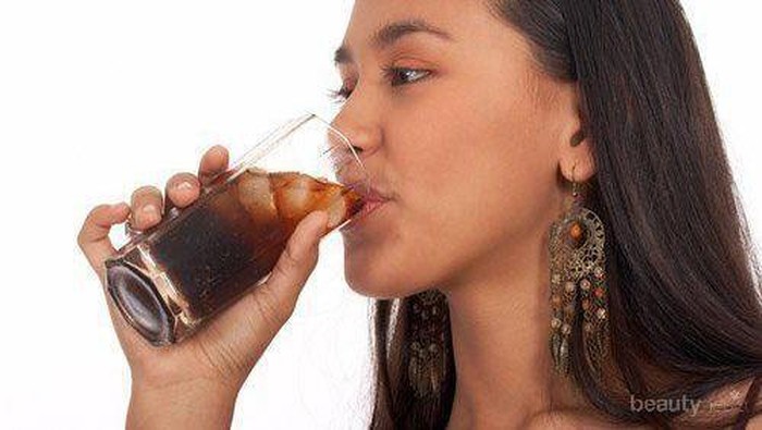[FORUM] Sedang Menstruasi, Apa Boleh Minum Soda?