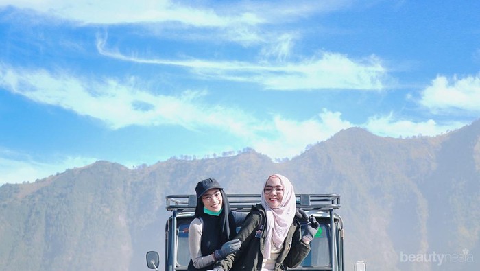 Jangan Bingung, Ini Pilihan Gaya Outfit Fashionable untuk ke Bromo dari