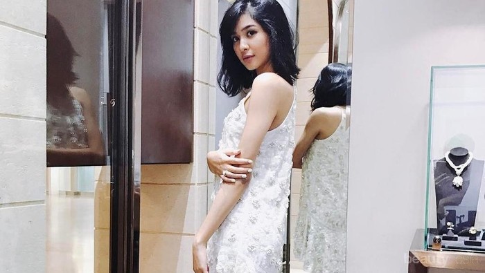 Banyak Wanita Salah Pilih, Padahal Ini Warna Dress yang Cocok untuk Kulit Sawo Matang