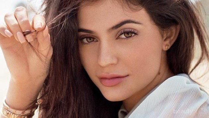 Lupakan Bibir Hitam dan Jadikan Merah Merona dengan Masker yang Bisa Kamu Buat Sendiri Ini