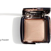 Ladies, Inilah Review Hourglass Ambient Lighting Powders shade Luminous Light!