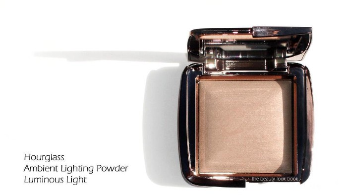 Ladies, Inilah Review Hourglass Ambient Lighting Powders shade Luminous Light!