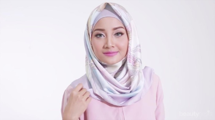 Cantik dan Kekinian, Ini Dia Cara Memakai Hijab Maxmara dalam 3 Langkah Mudah