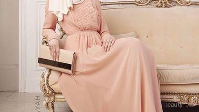 Menggemaskan, Inilah Inspirasi Gaun Hijab Warna Peach yang Cocok untuk Ke Pesta!