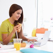 [FORUM] Kantor kamu membolehkan kerja sambil makan gak?