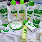 [FORUM] Buat kulit jerawatan, perlu pakai rangkaian acne treatment series gak ya?