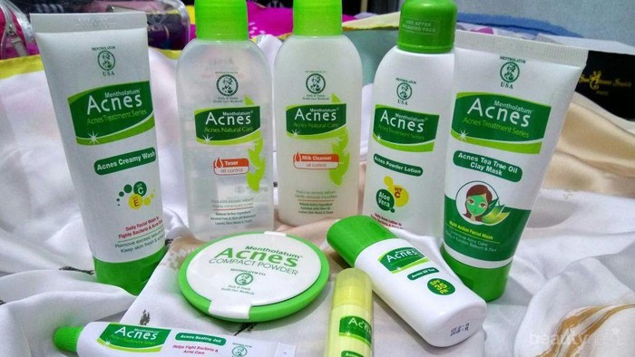 [FORUM] Buat kulit jerawatan, perlu pakai rangkaian acne treatment series gak ya?