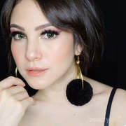 Sering Merasa Ribet Pakai Eye Shadow? Cari Tahu Tips Praktisnya Berikut Ini!