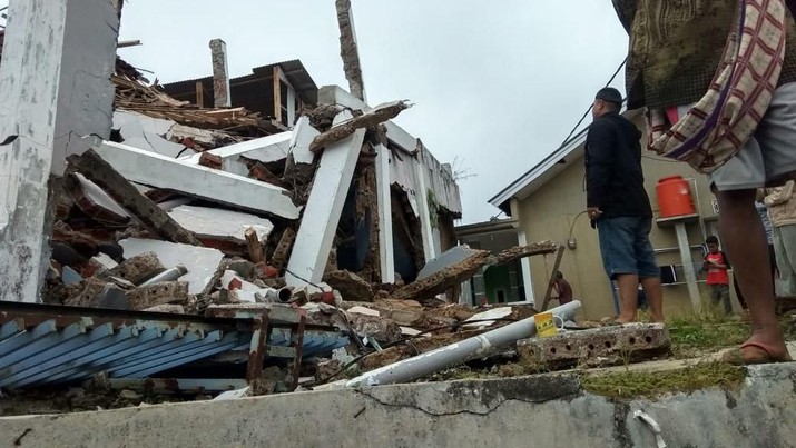 Kerusakan Gempa dengan magnitudo 4,9 yang mengguncang wilayah Sukabumi, Jawa Barat, Senin (10/30) pukul 17.18 WIB. (Dok. BNPB)