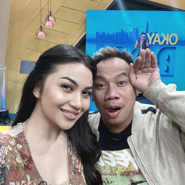 Foto Bareng, Ariel Tatum Buka Peluang Berjodoh dengan Vicky Prasetyo