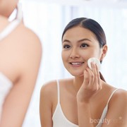 [FORUM] Mengaplikasikan toner yang benar tuh pakai kapas atau tidak?