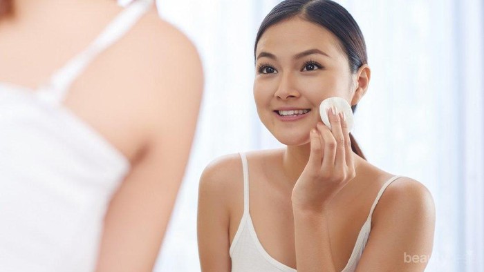 [FORUM] Mengaplikasikan toner yang benar tuh pakai kapas atau tidak?