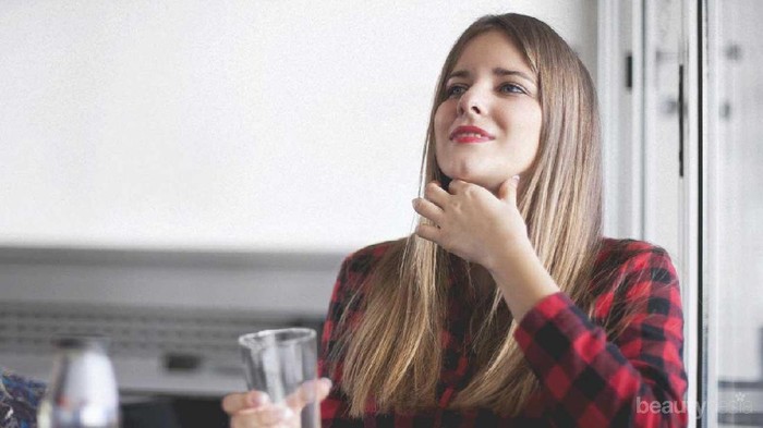 Double Chin Bikin Bete? Hilangkan dengan Masker DIY Berikut Ini Yuk!