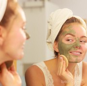Hilangkan Bekas Jerawat dengan Masker Wajah Alami Variasi dari Lemon!