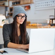 Cari Tahu Rekomendasi Cafe Cozy Buat Tempat Nyantai Sambil Bekerja di Sini!