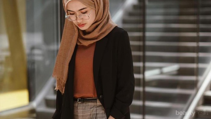 Bikin Ilusi Tubuh Berisi, Terapkan Tips Memilih Outfit Hijab yang Tepat untuk Pemilik Tubuh Kurus