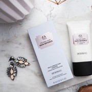 Lindungi Kulit Cantikmu dengan The Body Shop Skin Defense Multi-Protection Essence SPF 50 PA++++