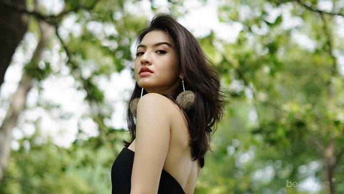 Duh, Cantik Banget Para Selebriti Ini Saat Tampil dengan Anting Unik! Setuju Enggak?