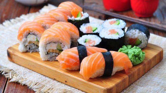 SUSHI ENAK DI JAKARTA DIMANA YA ? SUSHI ENAK DI JAKARTA DIMANA YA ?