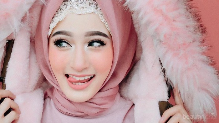 Hijabers Thailand, Saira Mirror Ini Punya Gaya Hijab yang Sedikit Nyentrik Tapi Cantik Banget!