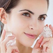 [FORUM] Pakai es batu di wajah sebelum makeupan beneran bikin awet seharian?