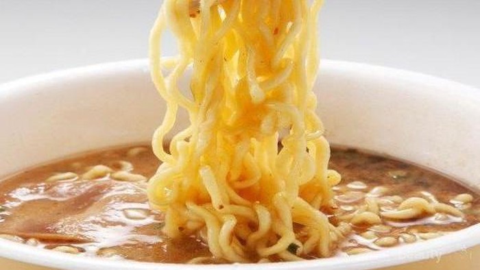 [FORUM] Emang bener yaak kalo air bekas rebusan mie tuh ngga bagus? Mitos apa fakta?