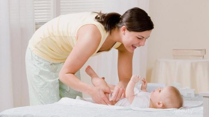 Sudahkah Kamu Mengganti Popok Bayi dengan Tepat? Ikuti 5 Langkah Ini!