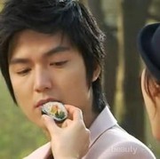 Tahu Nggak Sih? 4 Makanan Korea Ini Ternyata Selalu Ada di Drama Korea Lho!