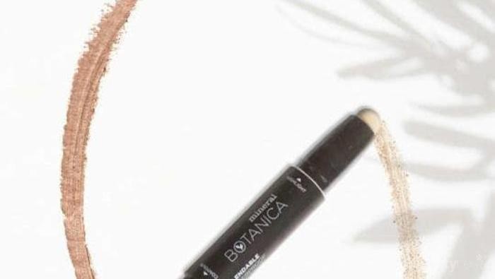 Mau Produk Praktis dalam Satu Kemasan? Intip Review Mineral Botanica Highlight And Contour Stick