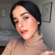 4 Beauty Vlogger Indonesia dengan Gaya Make Up Bold yang Keren Banget