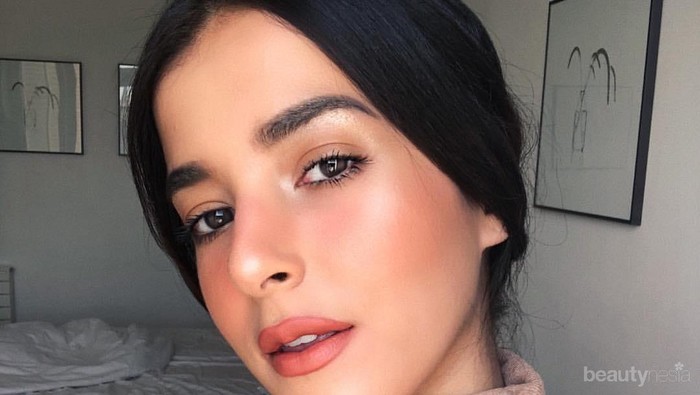 4 Beauty Vlogger Indonesia dengan Gaya Make Up Bold yang Keren Banget
