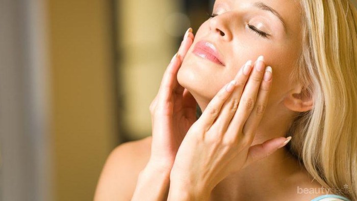 Inilah Cara Menggunakan Bio Oil Untuk Menghilangkan Bekas Jerawat