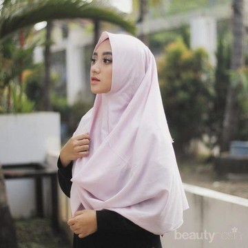Tampil Cantik dan Anggun dengan Tips dan Tutorial Hijab Syar'i Remaja Ini