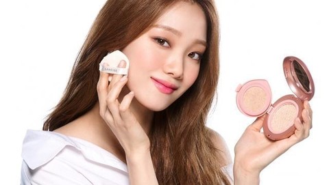 News Cocok Untuk Usia Remaja Ini Dia Rekomendasi Bedak Padat Yang Wajib Kamu Punya News Cocok Untuk Usia Remaja Ini Dia Rekomendasi Bedak Padat Yang Wajib Kamu Punya