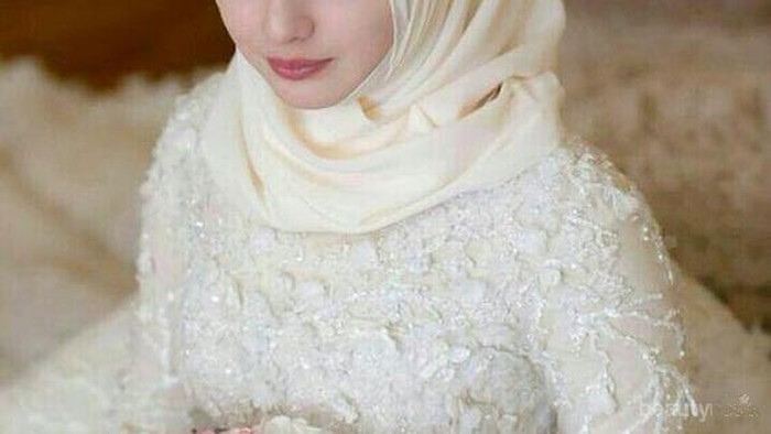 Anggun dan Simpel, Ini Dia Inspirasi Gaun Pernikahan Muslimah Ala Malaysia!
