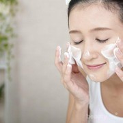 [FORUM] Facial wash untuk kulit kering dan komedo apa yah ??