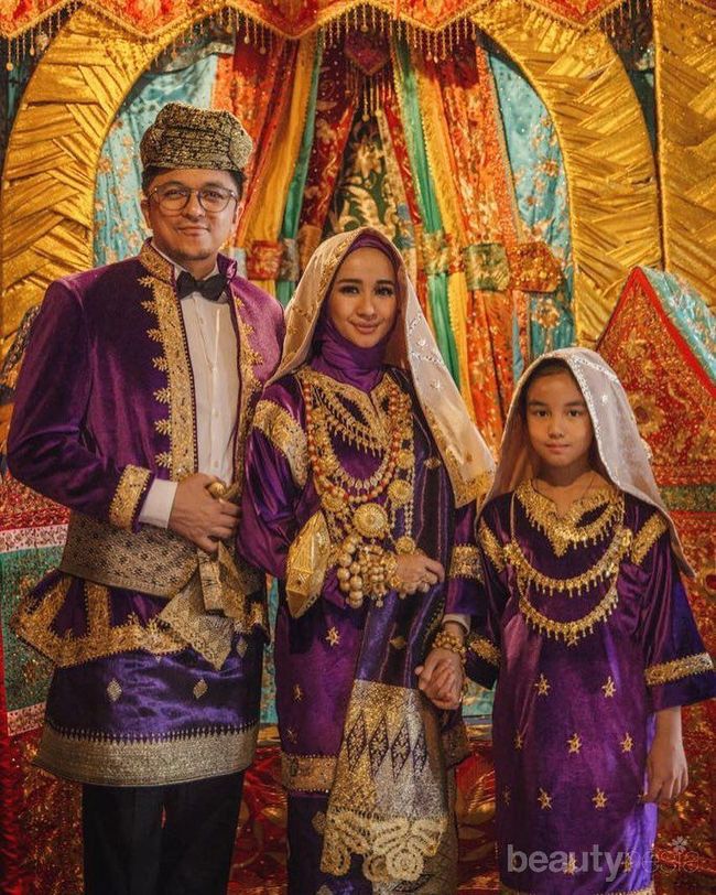 Pernikahan artis siapa yang paling romantis menurut kamu?
