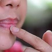 [FORUM] Benar gak sih pemakaian lipstick membuat kulit bibir jadi gelap???