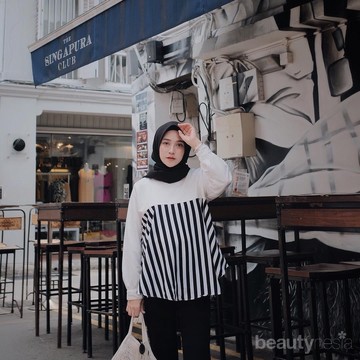img-title Intip Inspirasi Outfit Hijab untuk Ibu Hamil dari para Hijabers Artis dan Selebgram Berikut Ini!