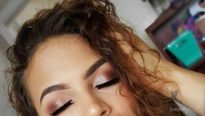 Tampilan Makeup Mata Lebih Cantik dan Smokey dengan Eyeshadow Palette Morphe 25C!