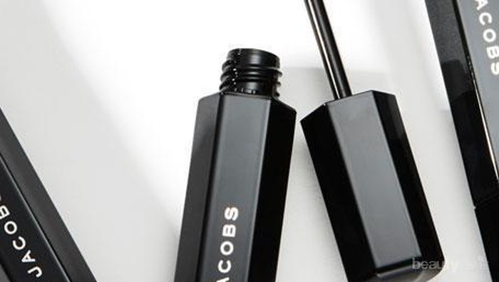 Yuk, Coba Marc Jacobs Velvet Noir Mascara untuk Bulu Mata yang Lebih Bervolume Berkali-kali Lipat