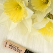 Dapatkan Tampilan Kulit Wajah yang Sempurna dengan The Saem Cover Perfection Tip Concealer