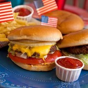 Dijamin Suka, Kamu Bisa Temukan Makanan Amerika Terenak di 3 Restoran Jakarta Ini!