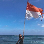 [FORUM] Duh, Anya Geraldine Tuai Kontroversi Gara-gara Bendera Merah Putih