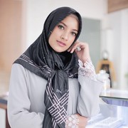 [FORUM] Guys, Bagusan Jilbab Rabbani atau Zoya?