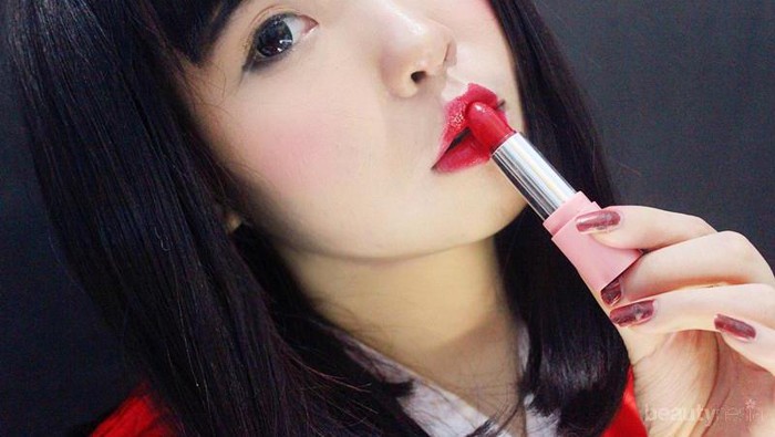 Pixy Silky Fit Lipstick Satin, Lipstik Nyaman yang Membuat Bibir Terlihat Seksi dengan Kilaunya!