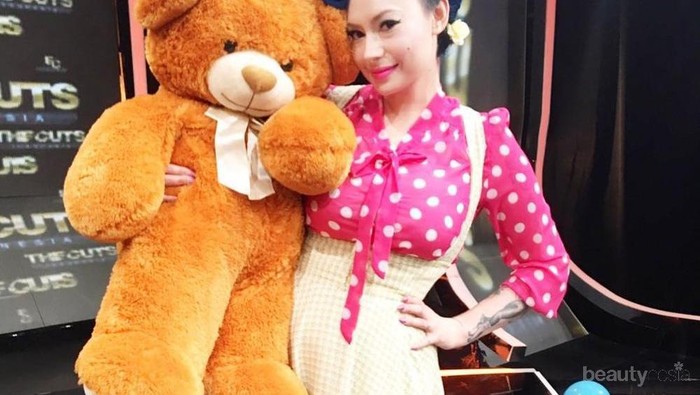 Hampir Jarang Terlihat Tampil Biasa, Ini Gaya Fashion Claudia Adinda yang Beda dari Lainnya