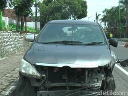 Pria Ini Tabrak 4 Buruh hingga Tewas Saat Jemput Anaknya untuk Disunat